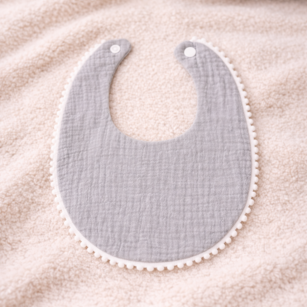 Bavoir à bordure Ponpons – Image 4
